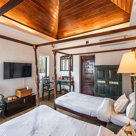 Villa Naina, Marari Beach アーラップーザ県 エクステリア 写真
