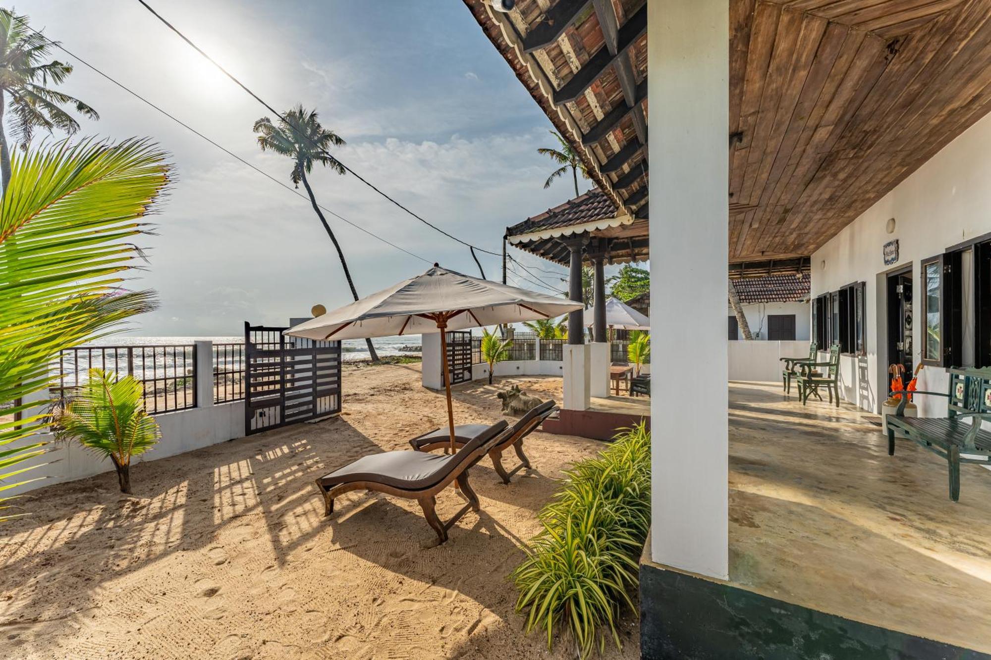Villa Naina, Marari Beach アーラップーザ県 エクステリア 写真