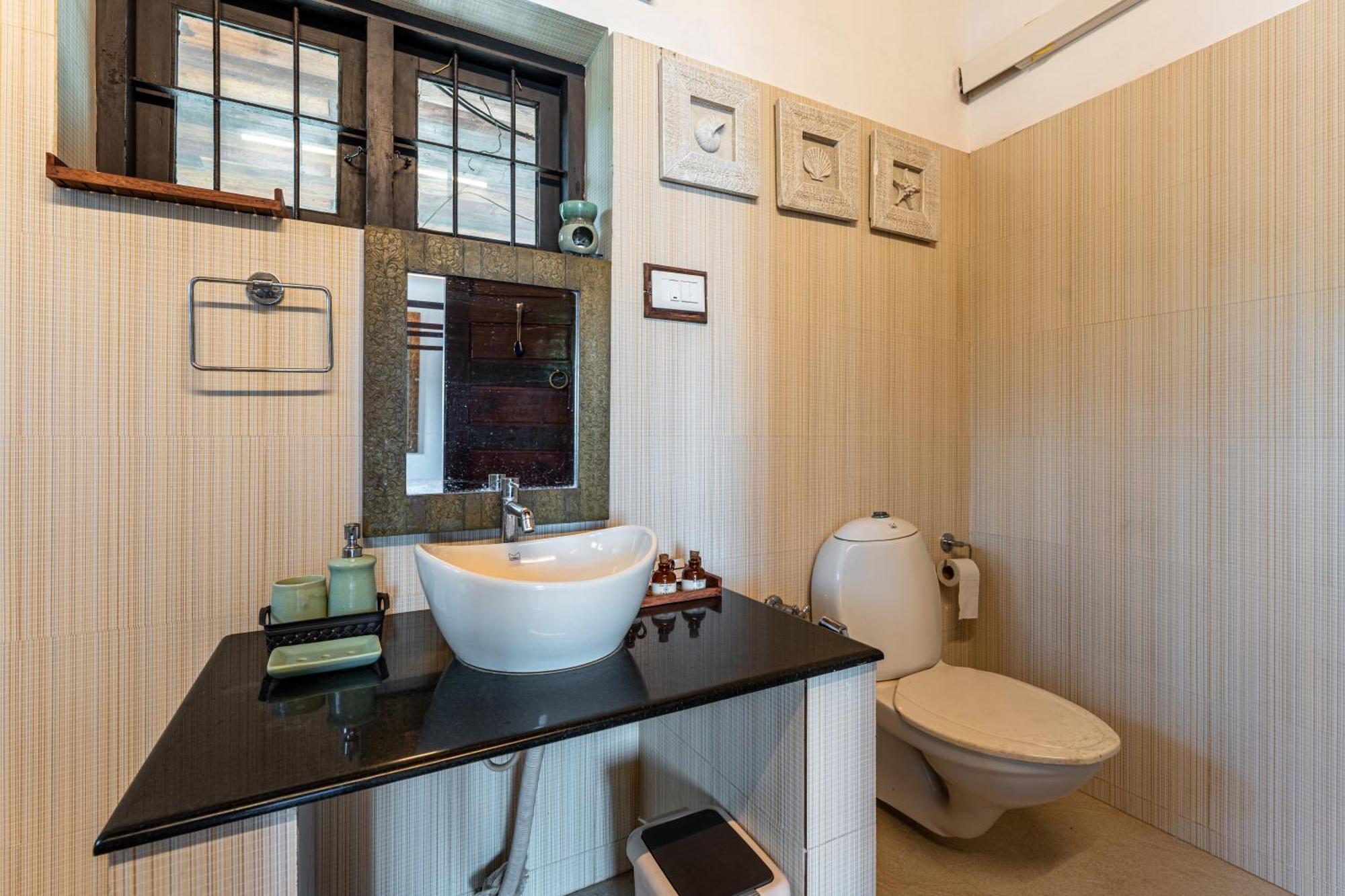 Villa Naina, Marari Beach アーラップーザ県 エクステリア 写真