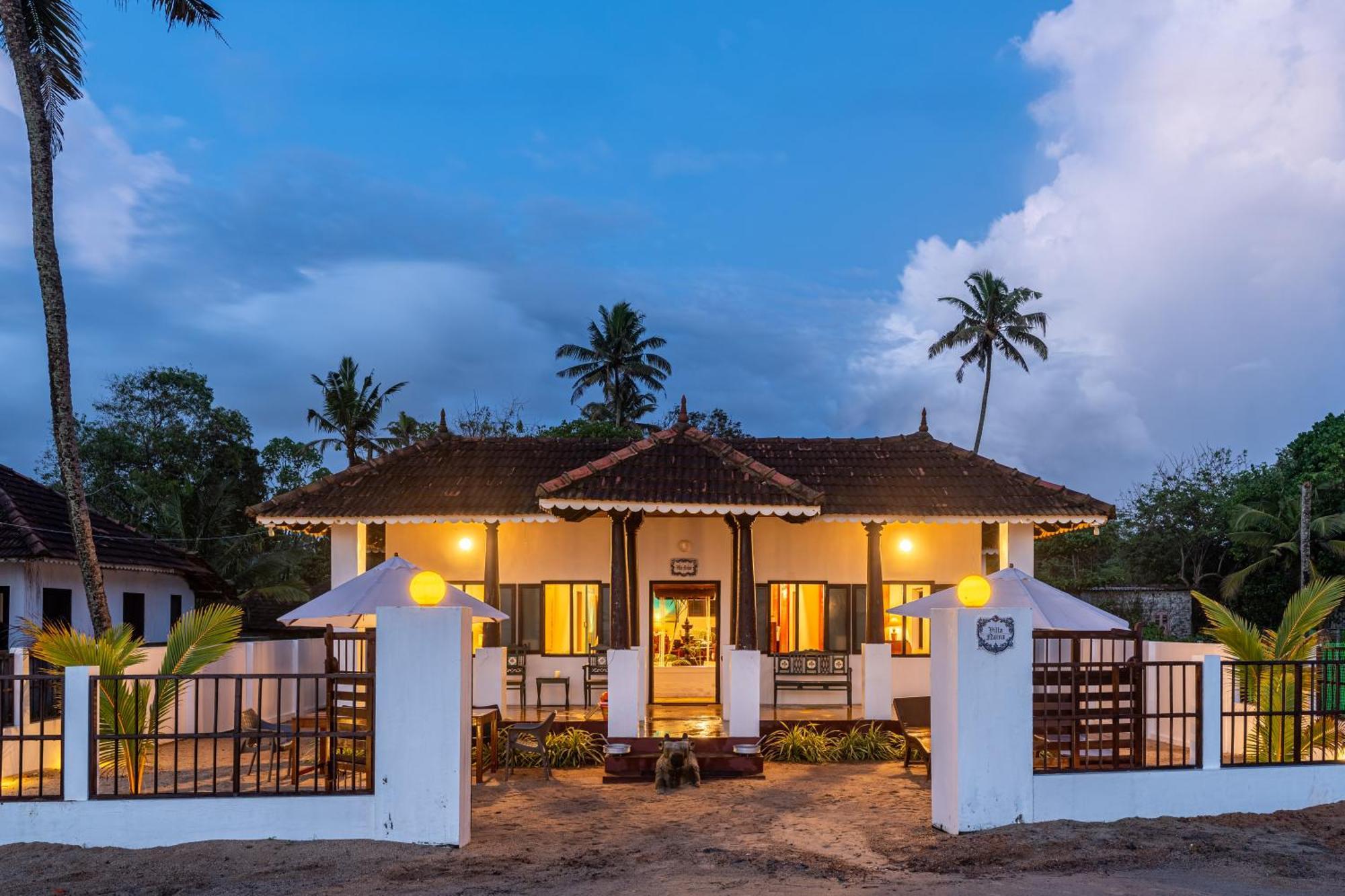 Villa Naina, Marari Beach アーラップーザ県 エクステリア 写真